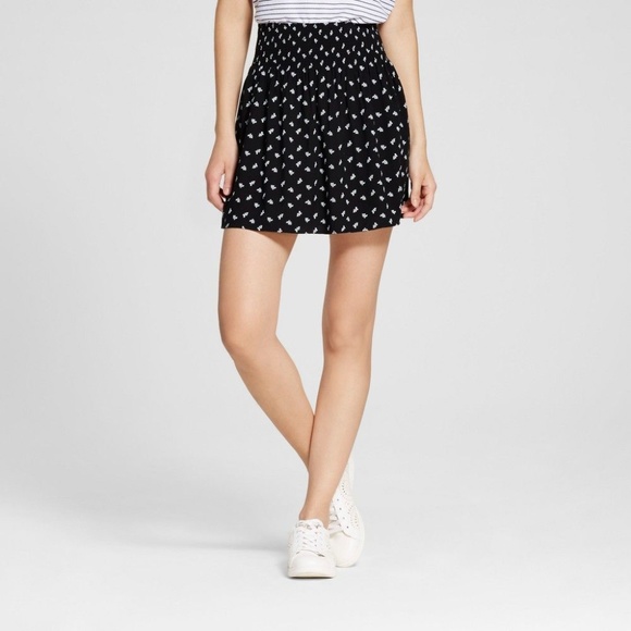 Mossimo Supply Co. Dresses & Skirts - Women's Soft Skirt Black and White Floral Print XS Mossimo Supply Co. Dresses & Skirts - Women's Soft Skirt Black and White Floral Print XS